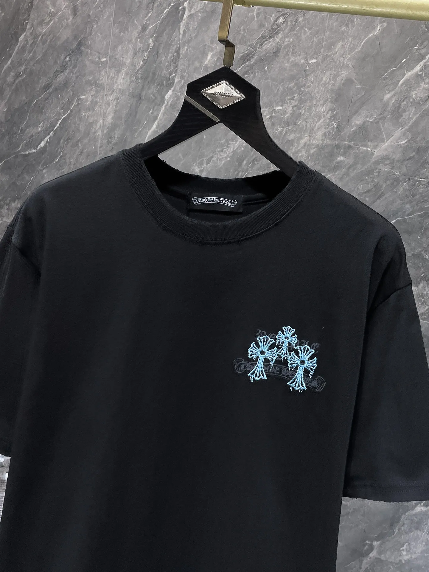 P150 New for summer Chrome Hearts 25ss silicone lettering film version High gram weight environmentally friendly high-quality top-grade fabric 280g Heavy cross embroidery hand-made frayed short sleeves Counter synchronization 1:1 replica version Recommended color: black white Size: S, M, L, XL